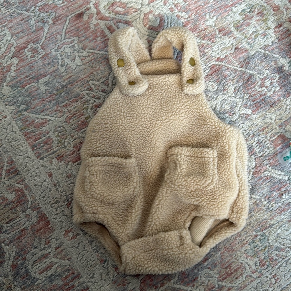 The cutest teddy overall- 6-12 months
